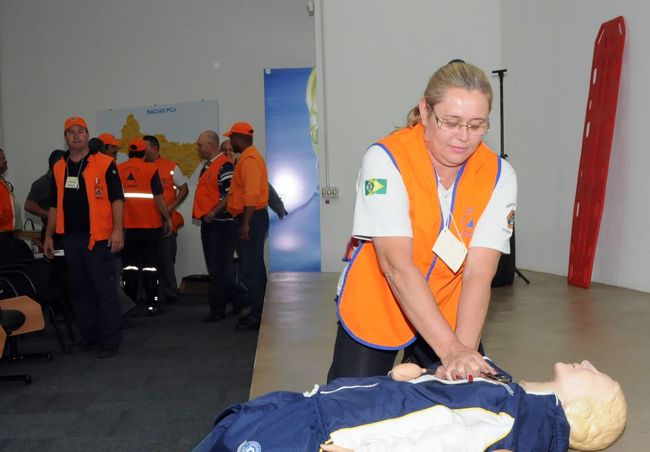 Defesa Civil regional participa de curso de soterramento