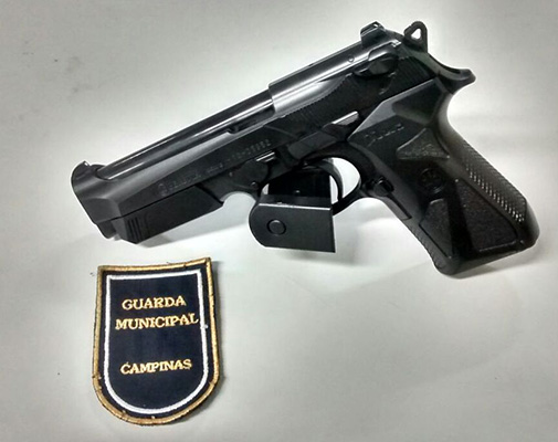 Arma falsa apreendida pela GM