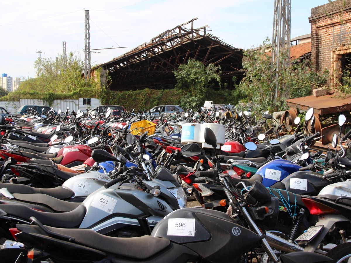 Leilão de veículos: quarto leilão on-line