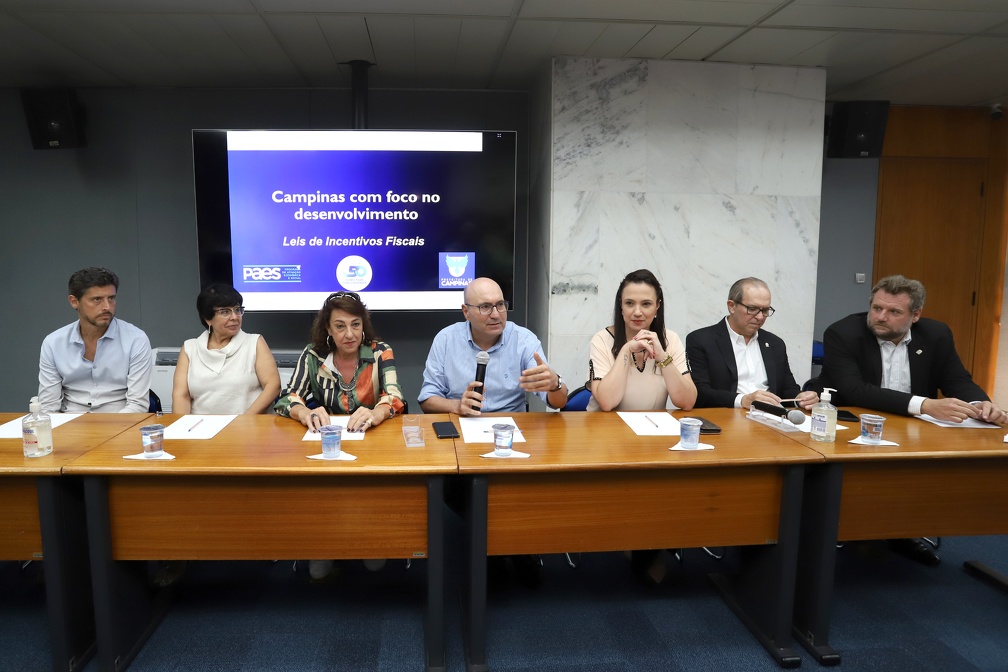 Prefeito: "canal aberto de diálogo na Prefeitura"