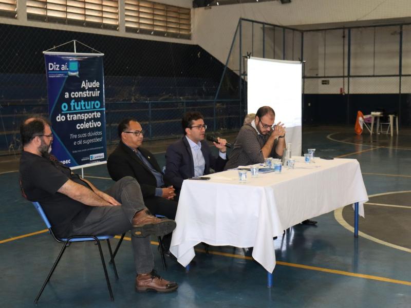 Presidente e equipe da Emdec, e secretário de Transportes apresentaram o modelo de concessão