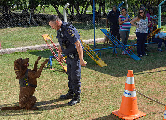 Demonstração com cães fez sucesso