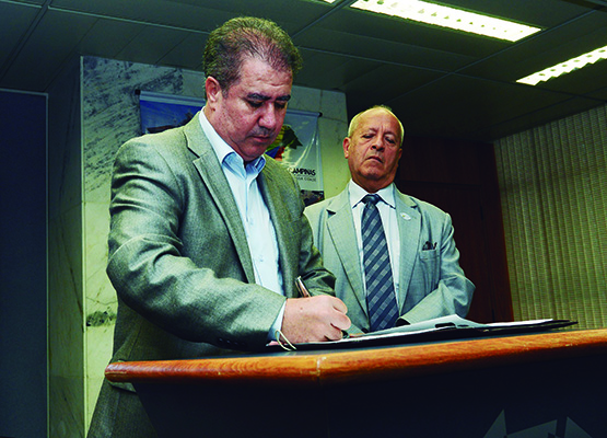 Jonas assina autorização para novos reservatórios