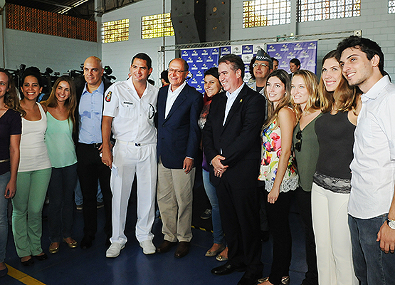 Equipe do GRAU com governador e prefeito