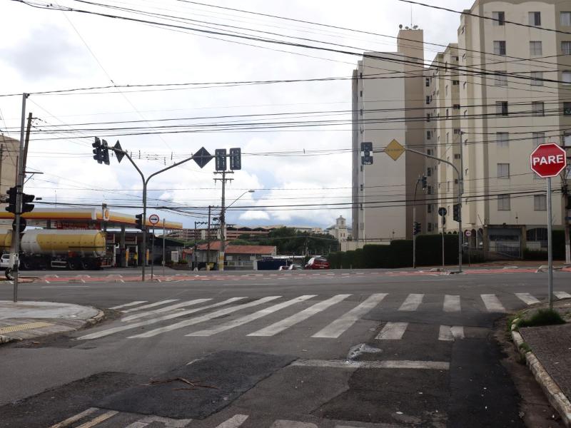 Novos equipamentos tem acionamento por botoeira para pedestres