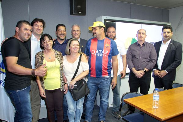 Autoridades e representantes dos comerciantes 