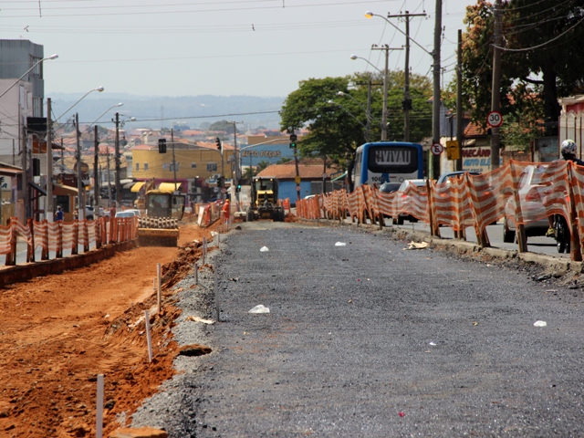 Desvios e rotas alternativas minimizam incômodo das obras