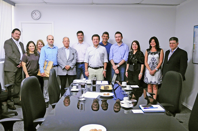 Equipe da Sanasa com adido de Israel