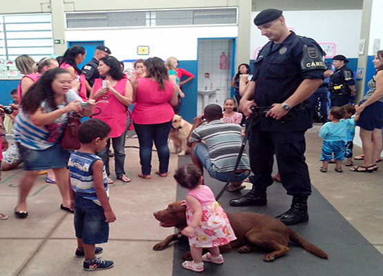 Criançada se encantou