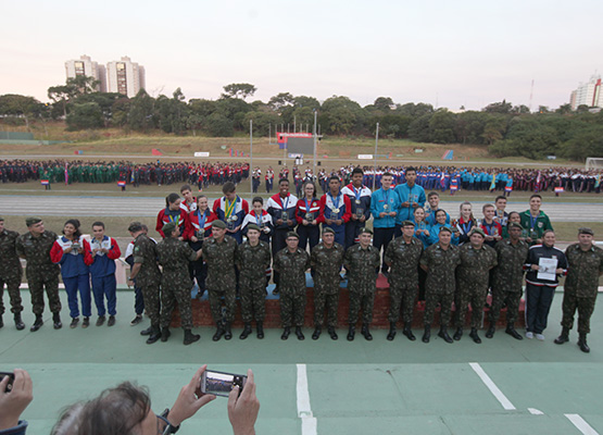 Estudantes que estiveram nas competições: 1.500