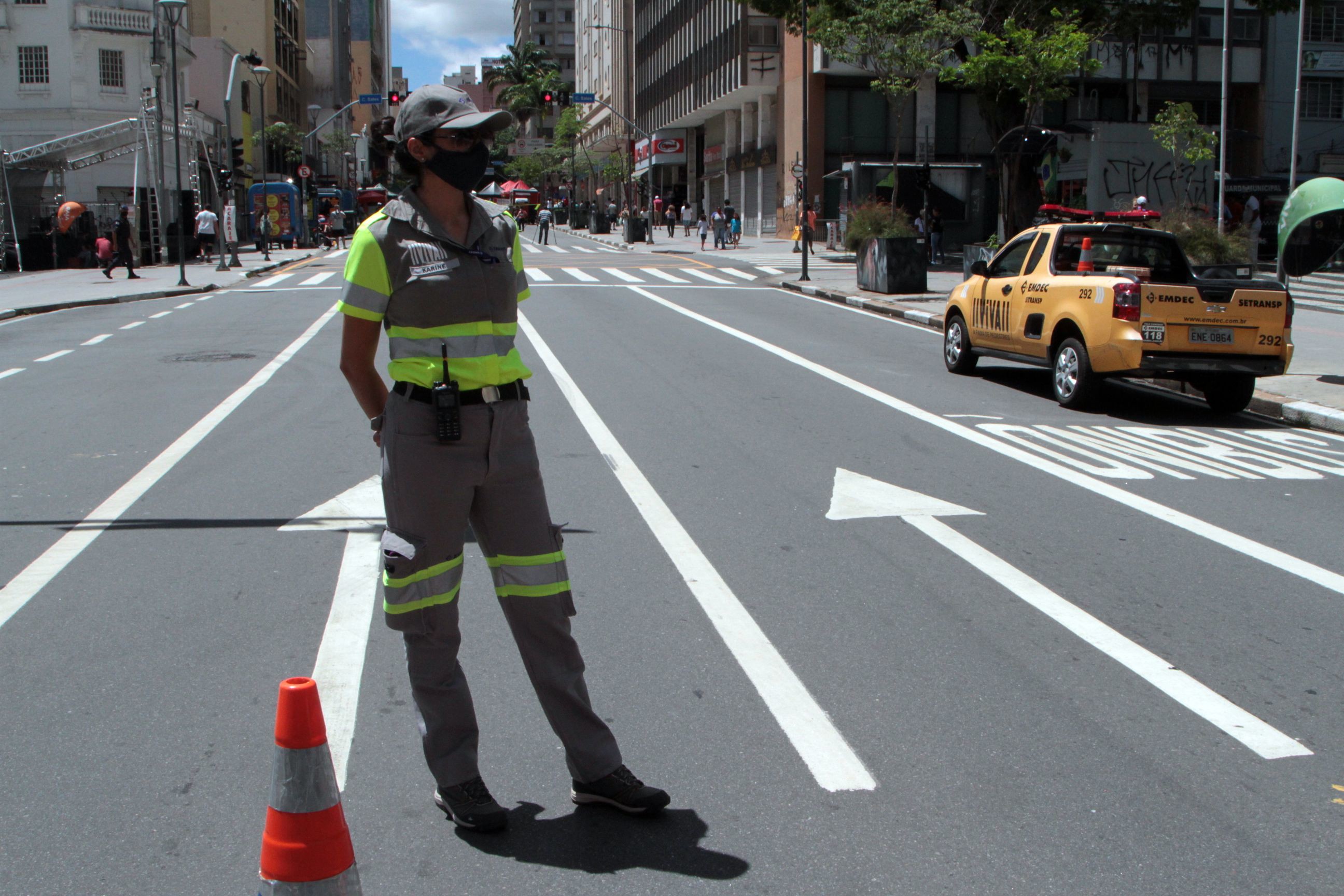As equipes de trânsito e transporte estão entre as que atuam normalmente no feriado