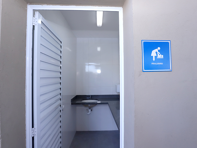 Fraldário facilita cuidado com as crianças