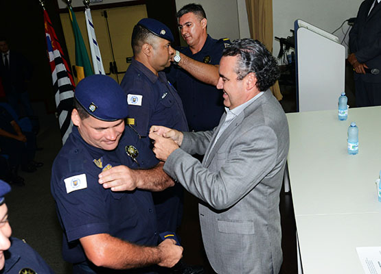 Secretário Baggio homenageia formandos