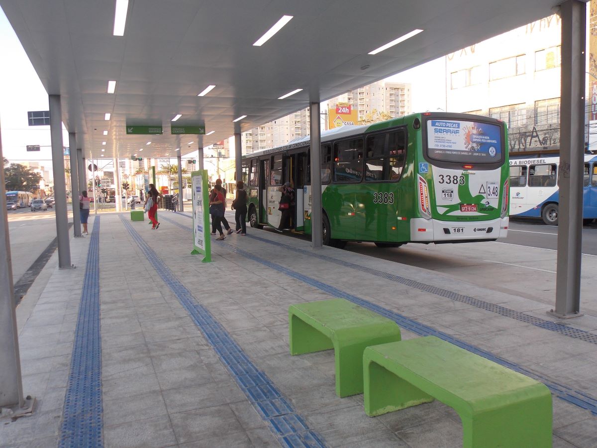 A estação João Jorge fica entre entre as vias Dr. Salles Oliveira e Sete de Setembro