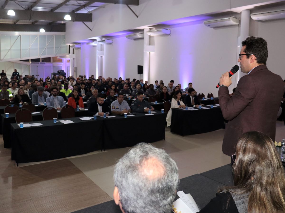 Vinicius Riverete fala em evento