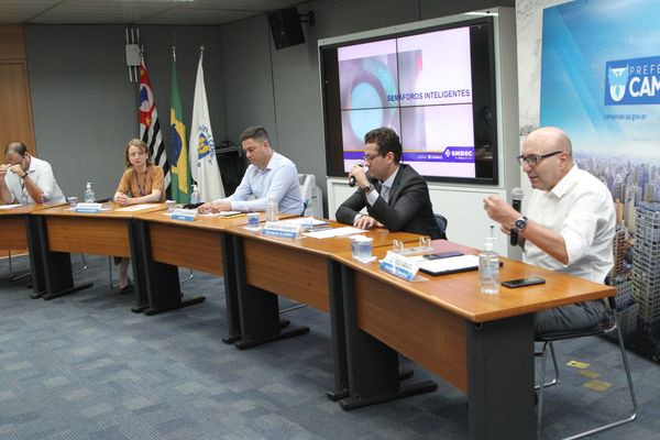 Prefeito, Emdec e Setransp apresentaram o equipamento