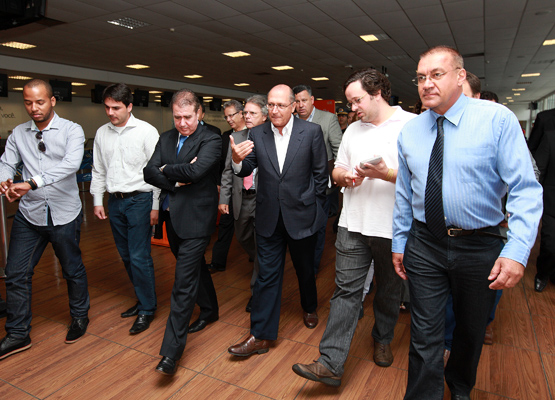 Grupo de autoridades participou da cerimônia