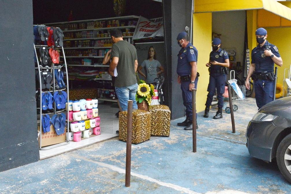 A verificação da regularização dos estabelecimentos é realizada constantemente pelo poder público