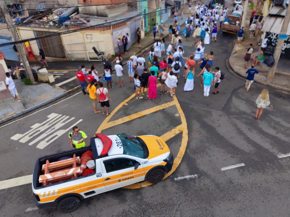 Emdec sinaliza interdições e monitora o trânsito nos locais impactados das 14h às 23h