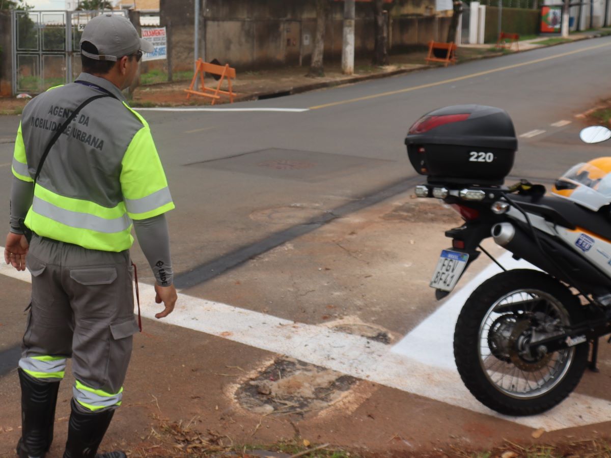 A ação atende a um trabalho de ligação de rede de esgoto, sob responsabilidade da Sanasa