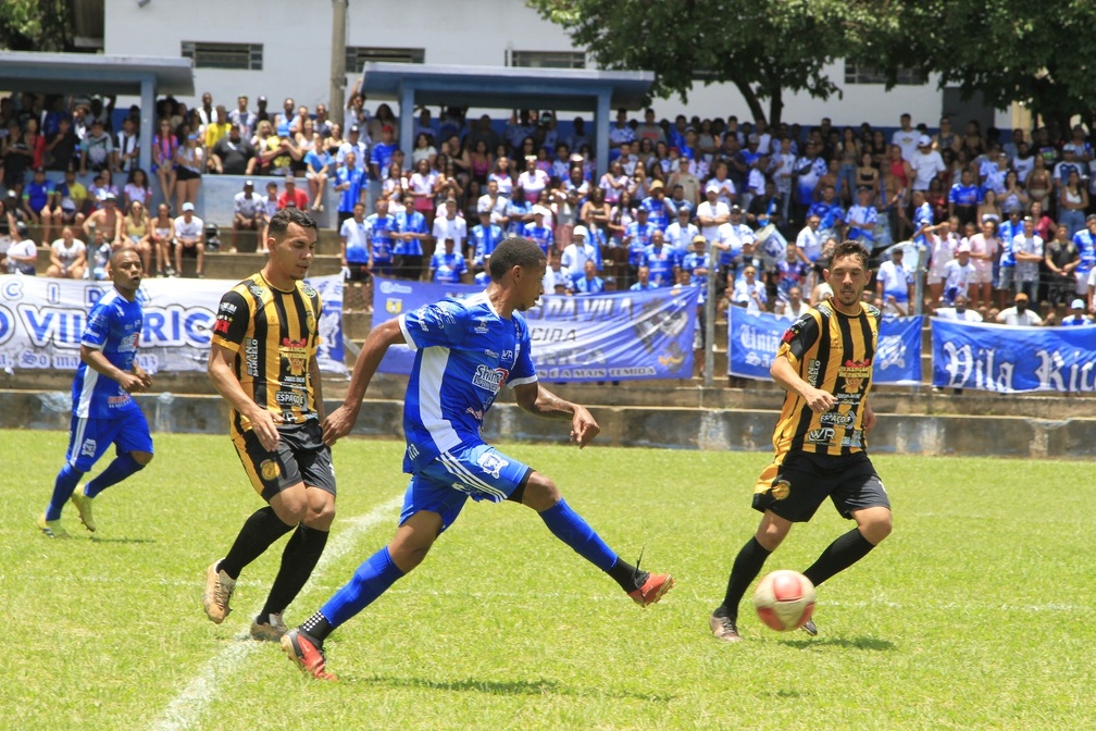 Campeonato de Futebol Amador A: 15 jogos e 55 gols neste domingo; Na foto, lance de partida de 2025