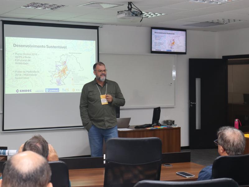 André Aranha abordou pesquisas realizadas em Campinas