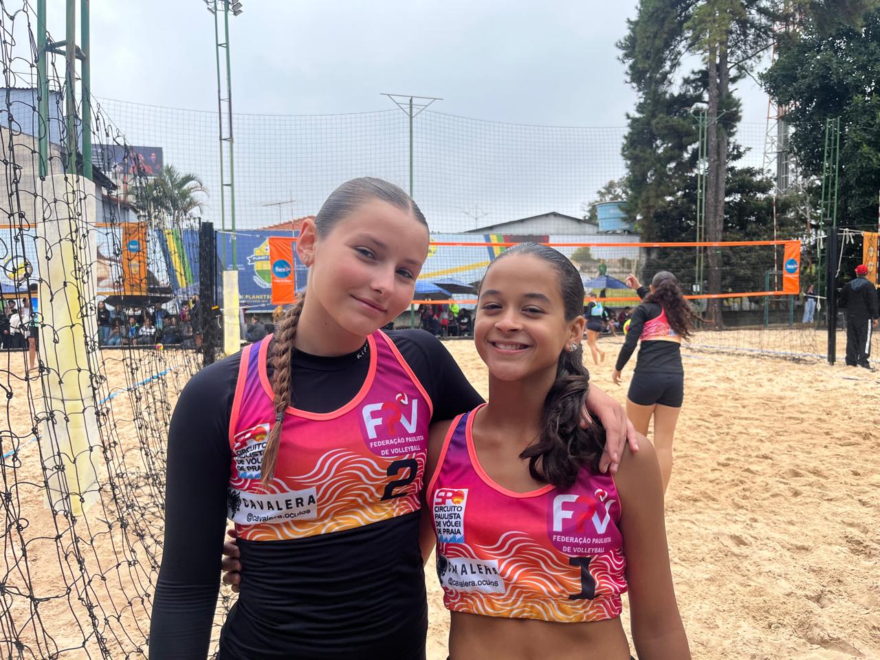 Dupla de vôlei de praia, Maria Luiza Nascimento Costa e Helena Sposito,  da ACVP, conquistou medalha de ouro na etapa de abertura do Circuito Paulista de Vôlei de Praia 2026.