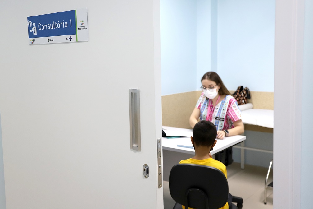 Com a chegada do outono, historicamente, a quantidade de atendimentos de quadros respiratórios na rede de saúde aumenta: pais precisam ficar atentos às crianças