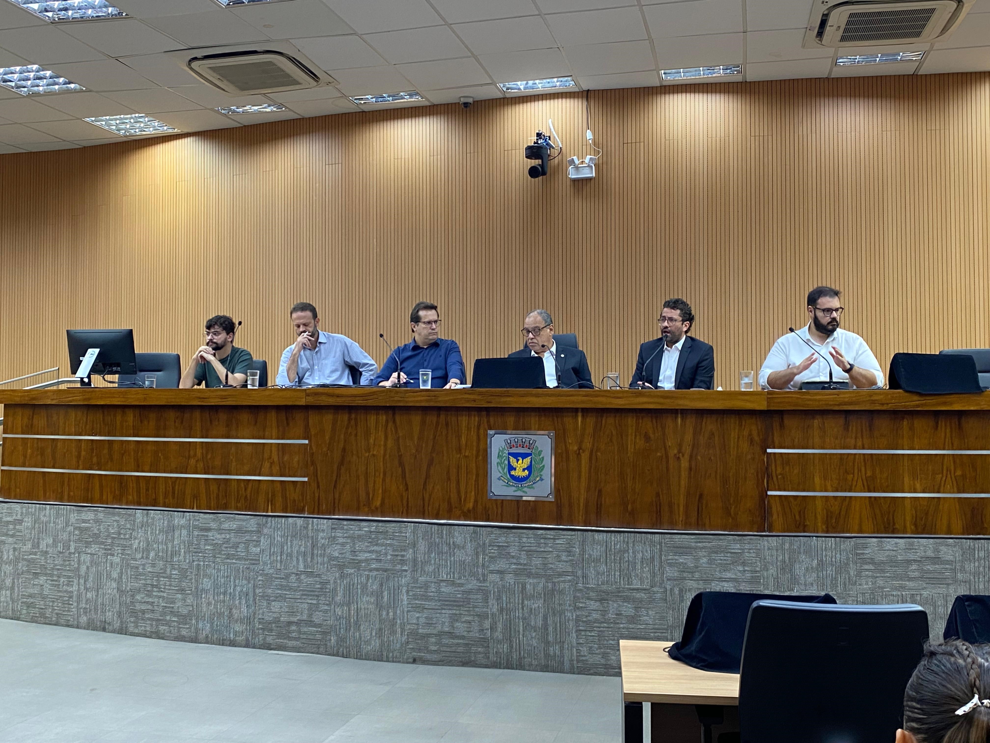 Secretário de Transportes e presidente da Emdec garantiram que as novas empresas estarão operando em um ano