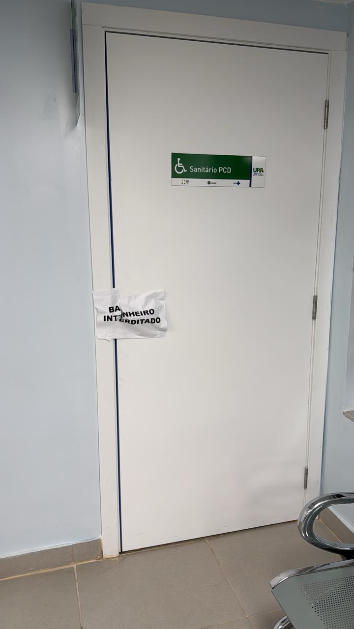 Os sanitários masculino e PCD tiveram que ser interditados 