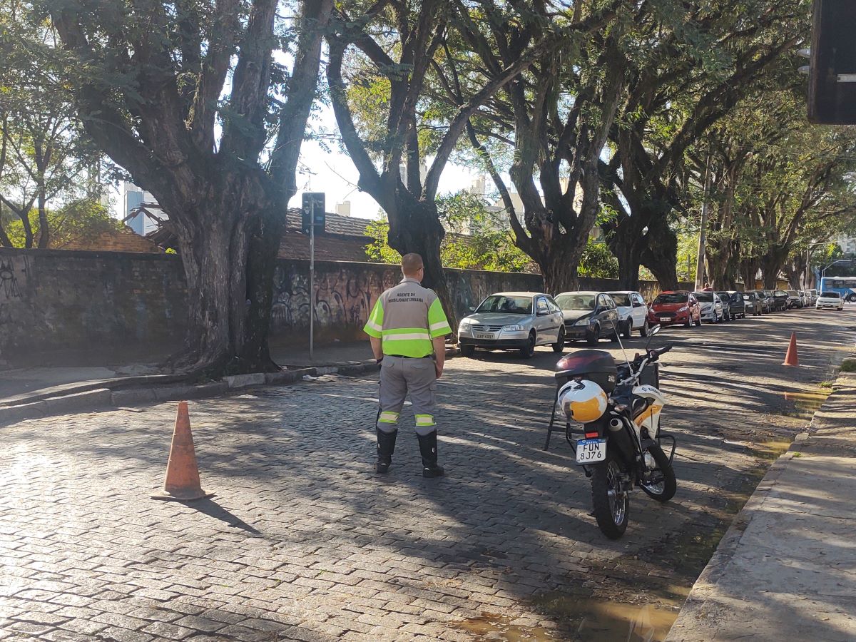 Emdec realiza bloqueios e orienta o trânsito durante procissões do Domingo de Ramos em diversas regiões de Campinas