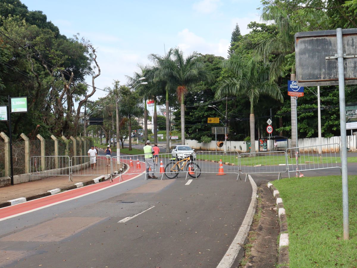 Condutores que circulam na região devem ficar atentos aos desvios sinalizados pela Emdec