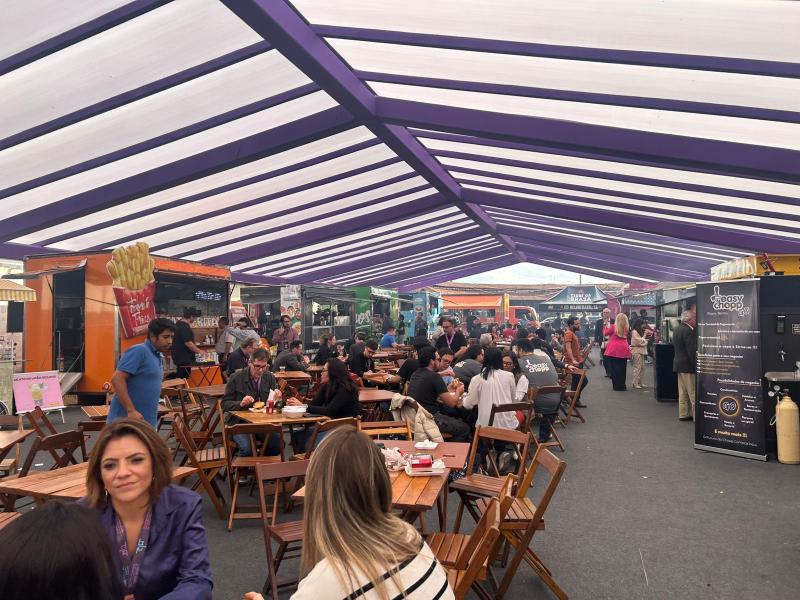 Praça de Alimentação oferece conforto e pratos variados