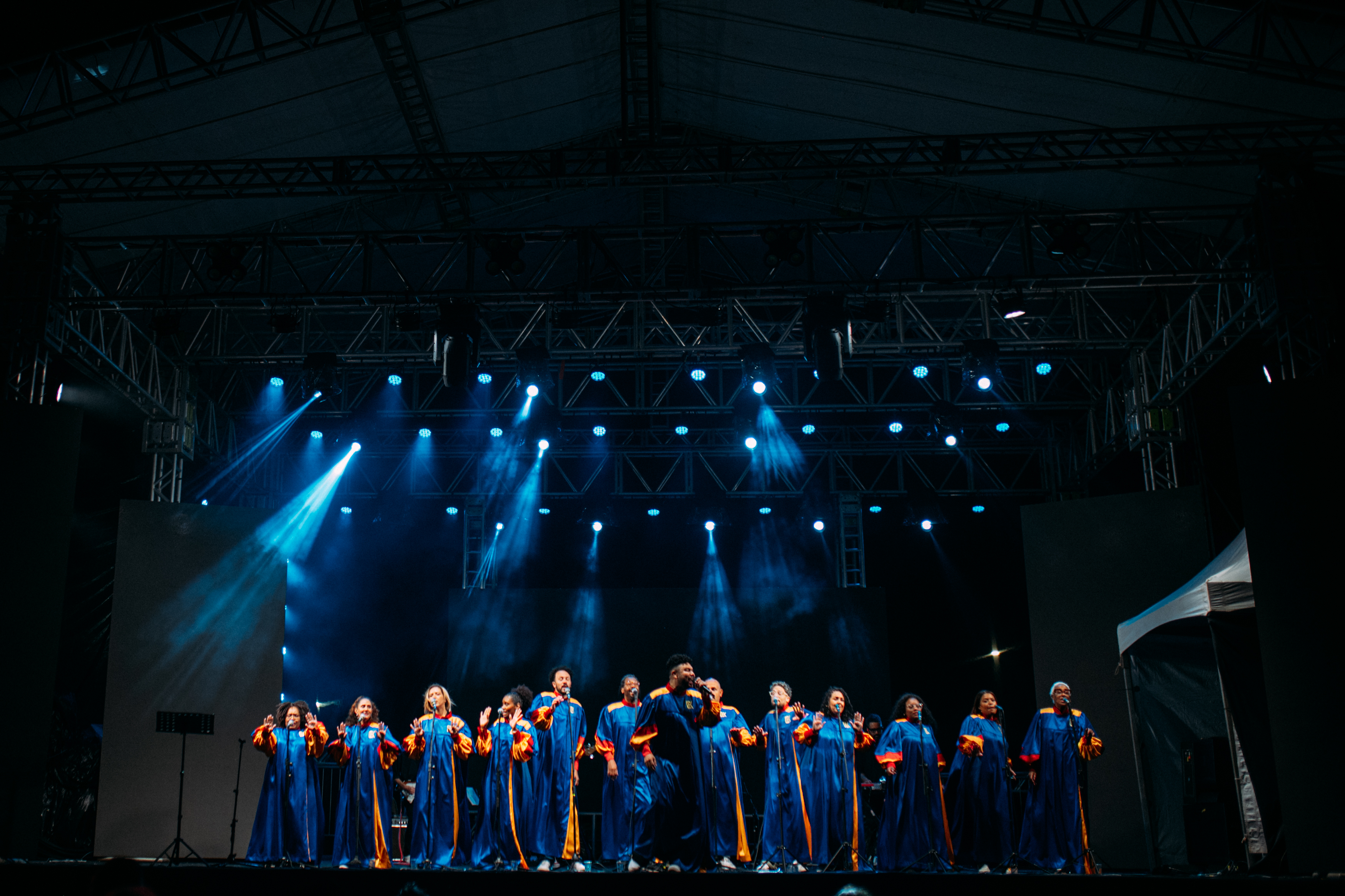 Coral tem compromisso com a excelência técnica, potência vocal e valorização da cultura negra brasileira