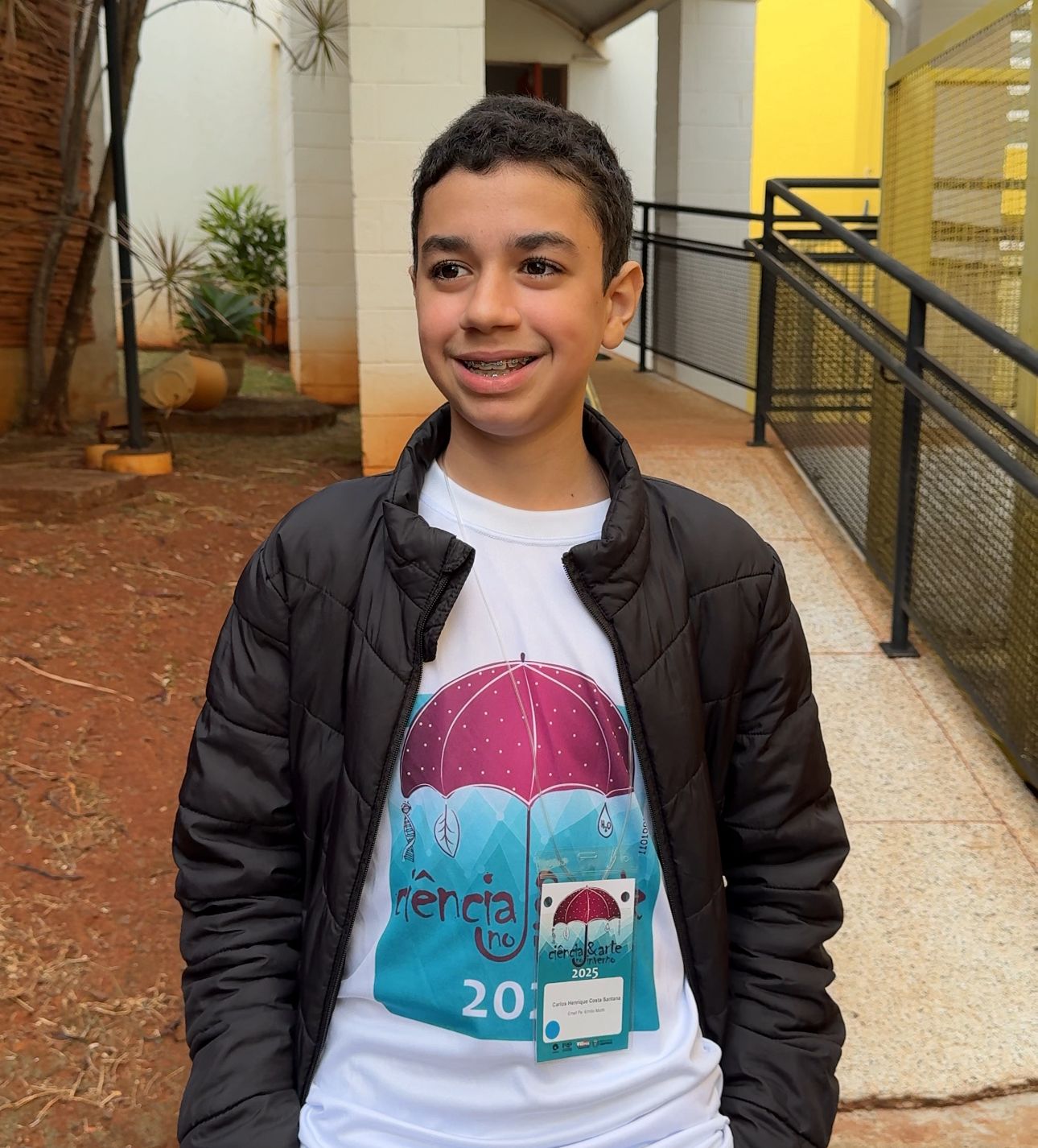 Carlos Henrique está aproveitando o recesso escolar para participar do evento