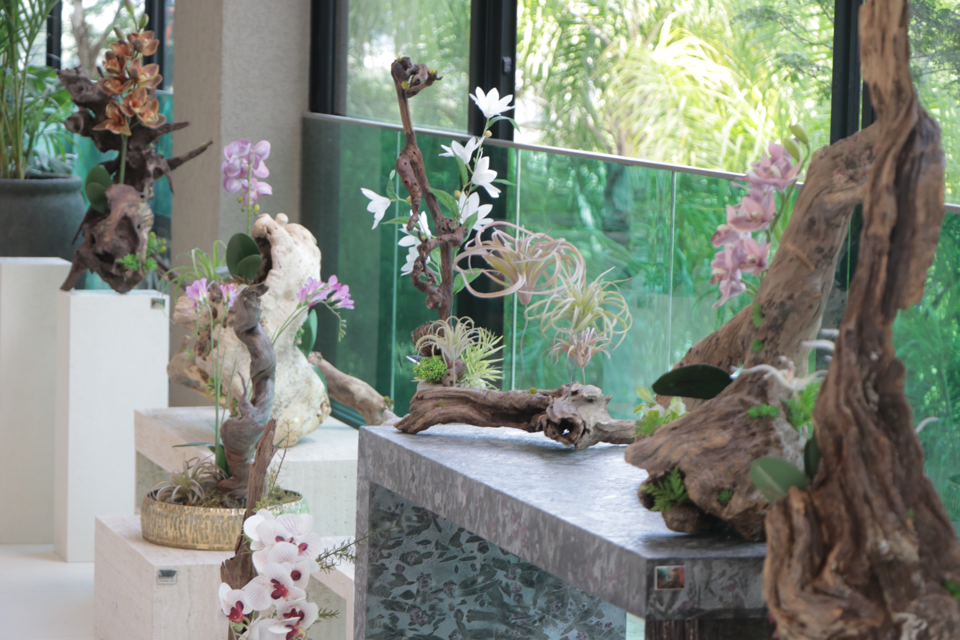 Visitantes encontrarão diversidade de opções para decorar o interior das residências, abrangendo salas, suítes, lavabos, cozinha e home office, entre outros