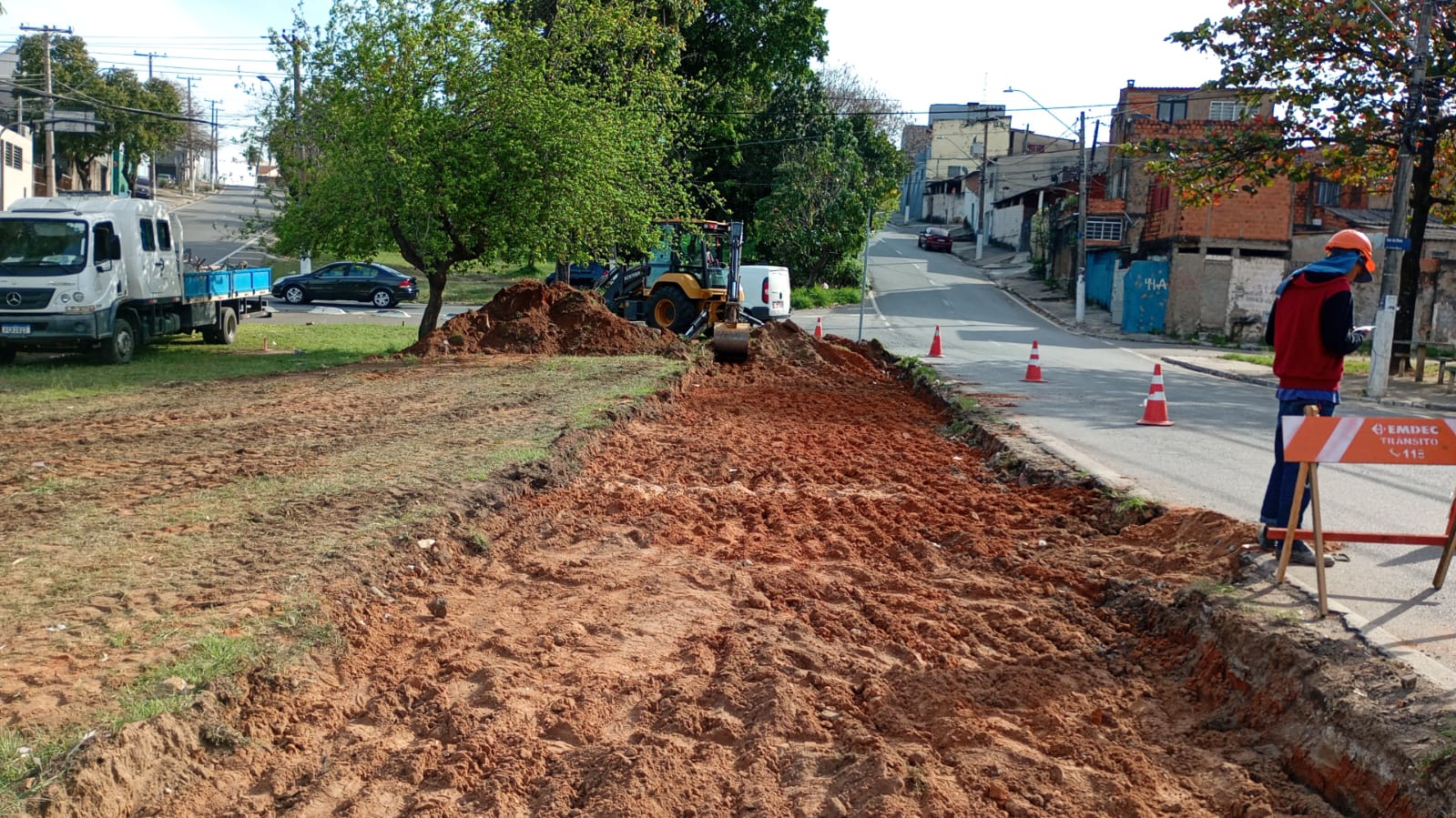 No Campos Elíseos: construção de calçadas