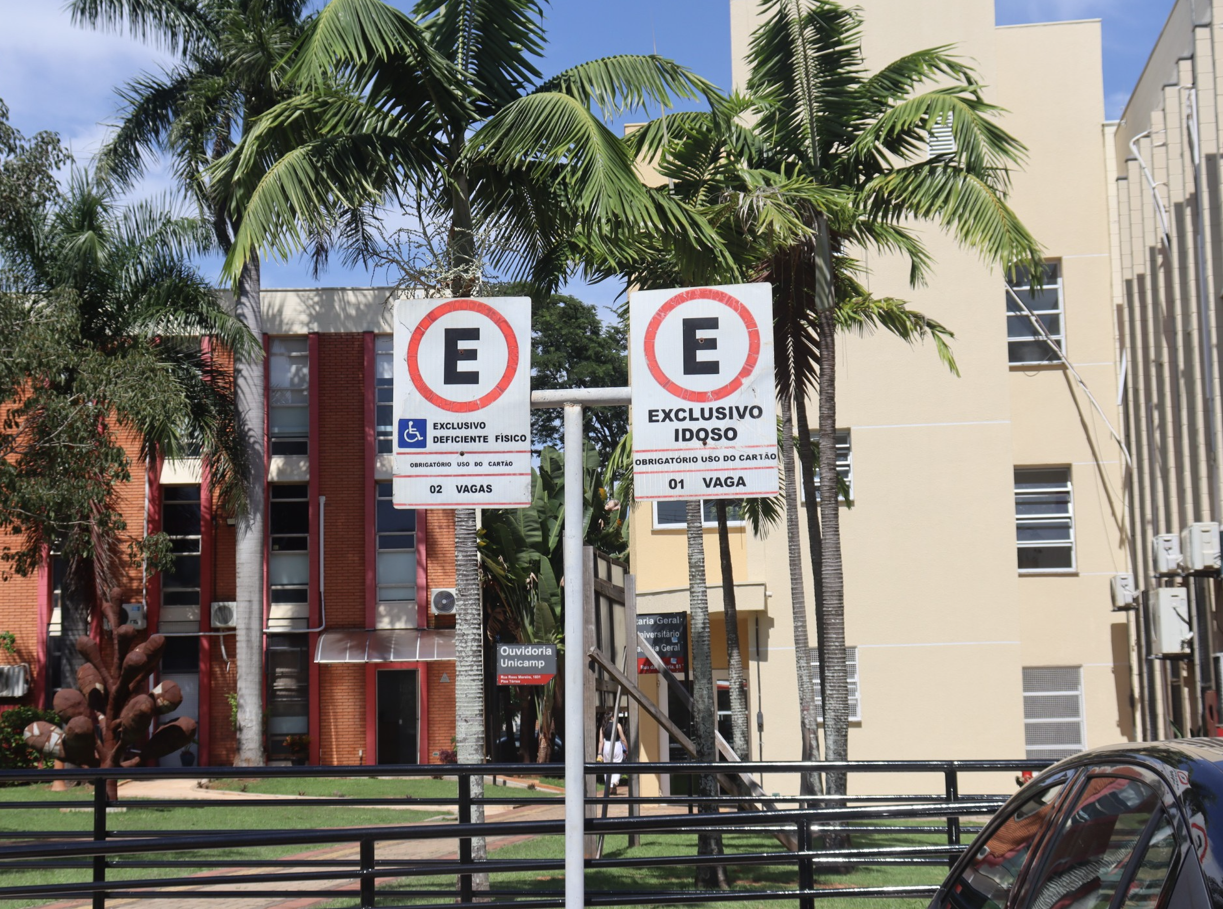 Estacionar em vaga exclusiva sem credencial foi uma das principais infrações cometidas no campus