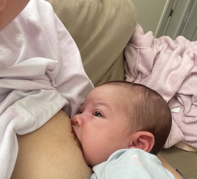 Além de fornecer todos os nutrientes necessários para o bebê nos seis primeiros meses de vida, amamentação faz bem às mamães