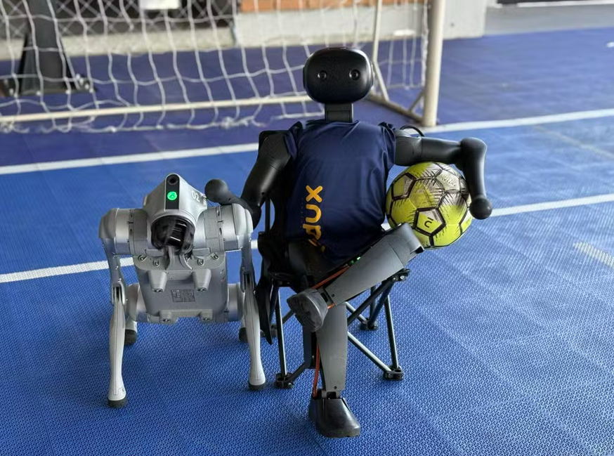 Dupla de robôs vai mostrar o quanto a tecnologia avançou e promete surpreender os visitantes 