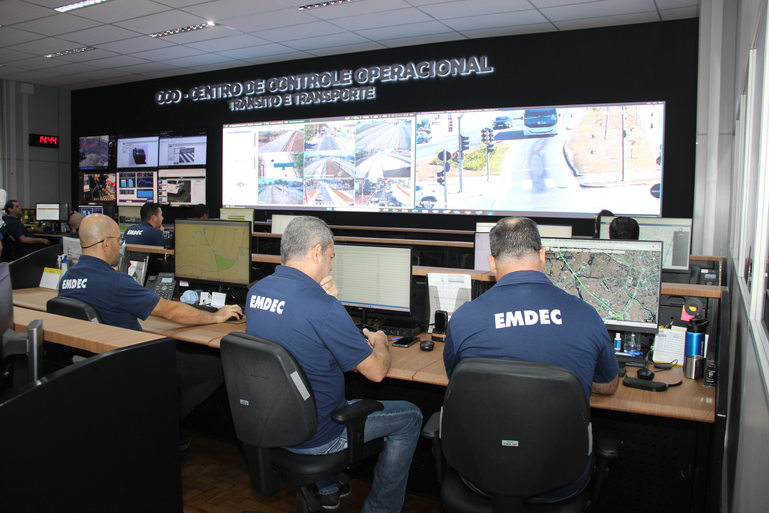 Atuação dos agentes durante sinistros é garantida por meio do acionamento do CCO da Emdec: veja abaixo os contatos disponíveis