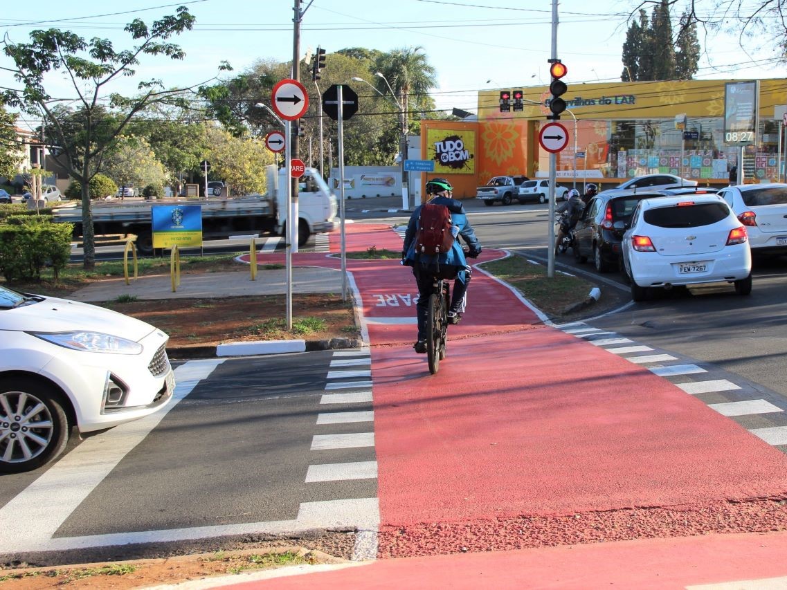 Utilização correta dos equipamentos de proteção, como capacete, previnem sinistros