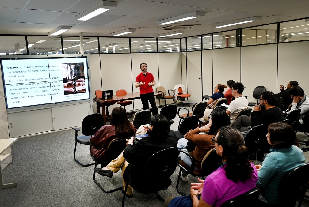 Curso promovido no Mês da Diversidade reuniu servidores para debater respeito às diferenças, inclusão e direitos da população LGBTI+