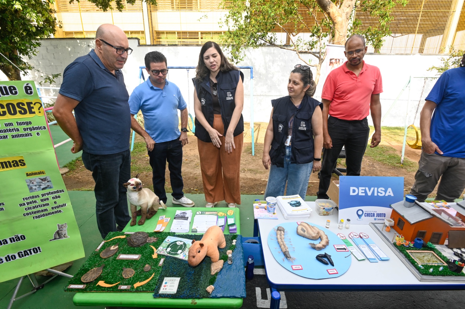 O prefeito Dário Saadi visita o estande da Saúde durante a edição do Chega Junto no Jardim Icaraí