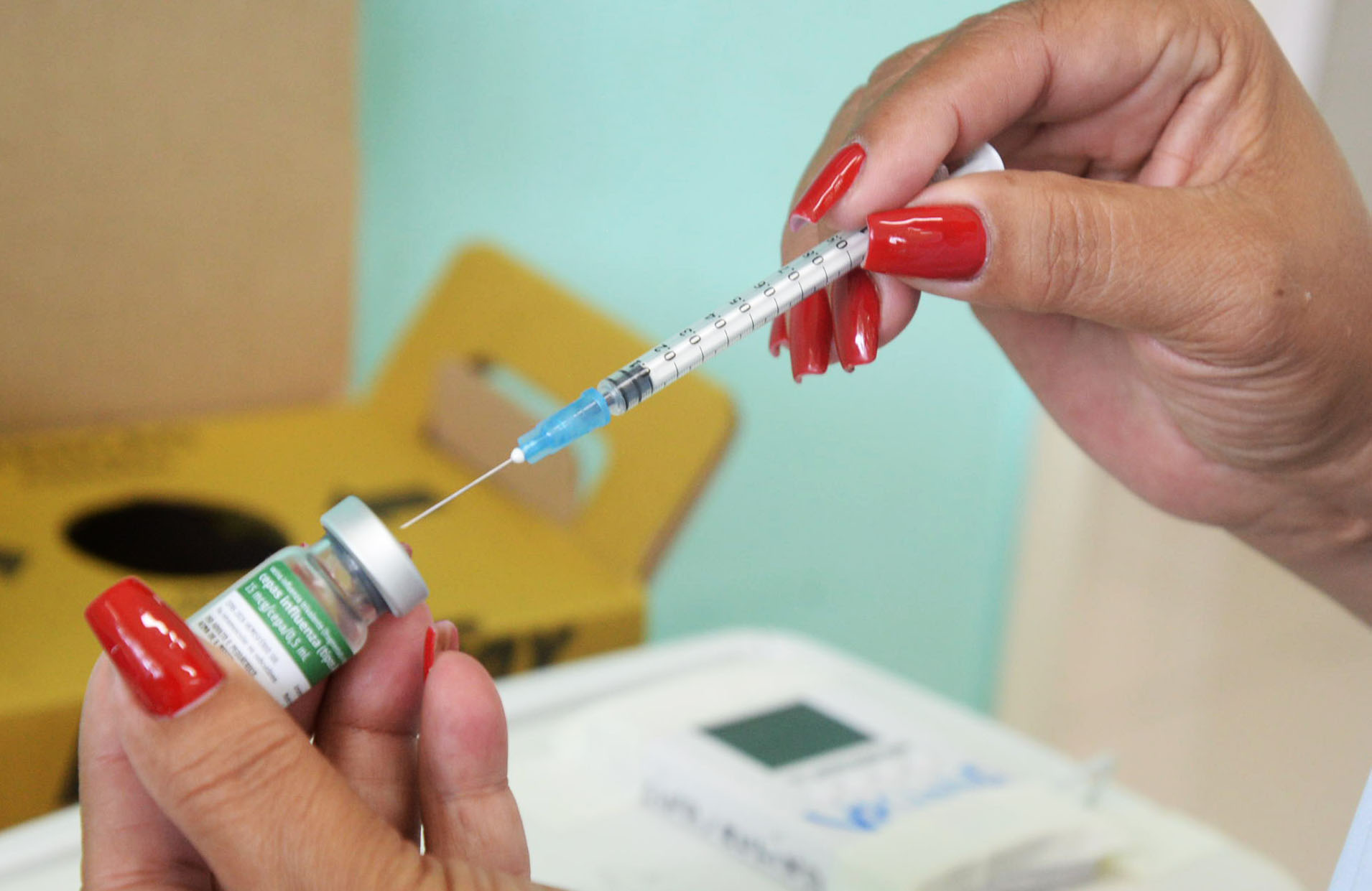 O imunizante pode ser administrado de forma simultânea a outras vacinas do Calendário Nacional
