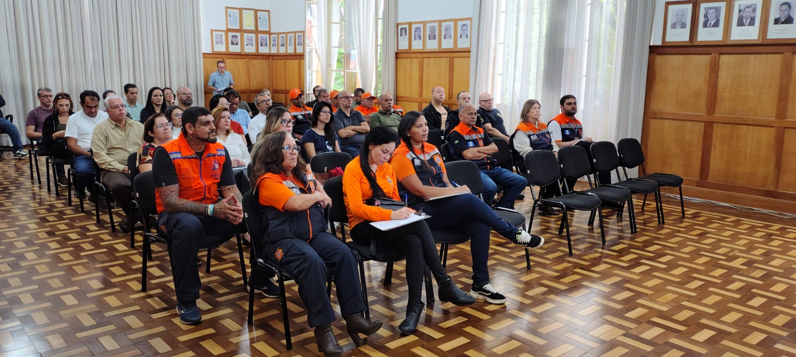 Autoridades e funcionários de Atibaia e Itatiba reforçaram a importância da integração regional para gestão de riscos e redução de desastres.