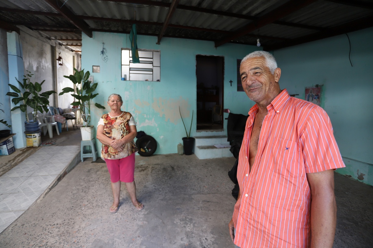 Carlos Torres e Maria do Socorro aproveitaram o cata-treco para destinar corretamente utensílios que não precisavam mais