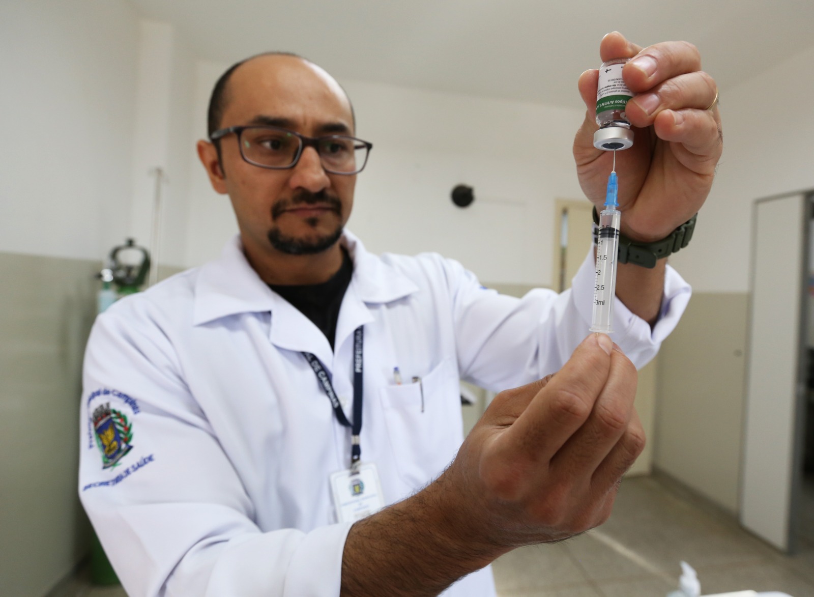 Vacina contra a gripe previne complicações e mortes pela doença