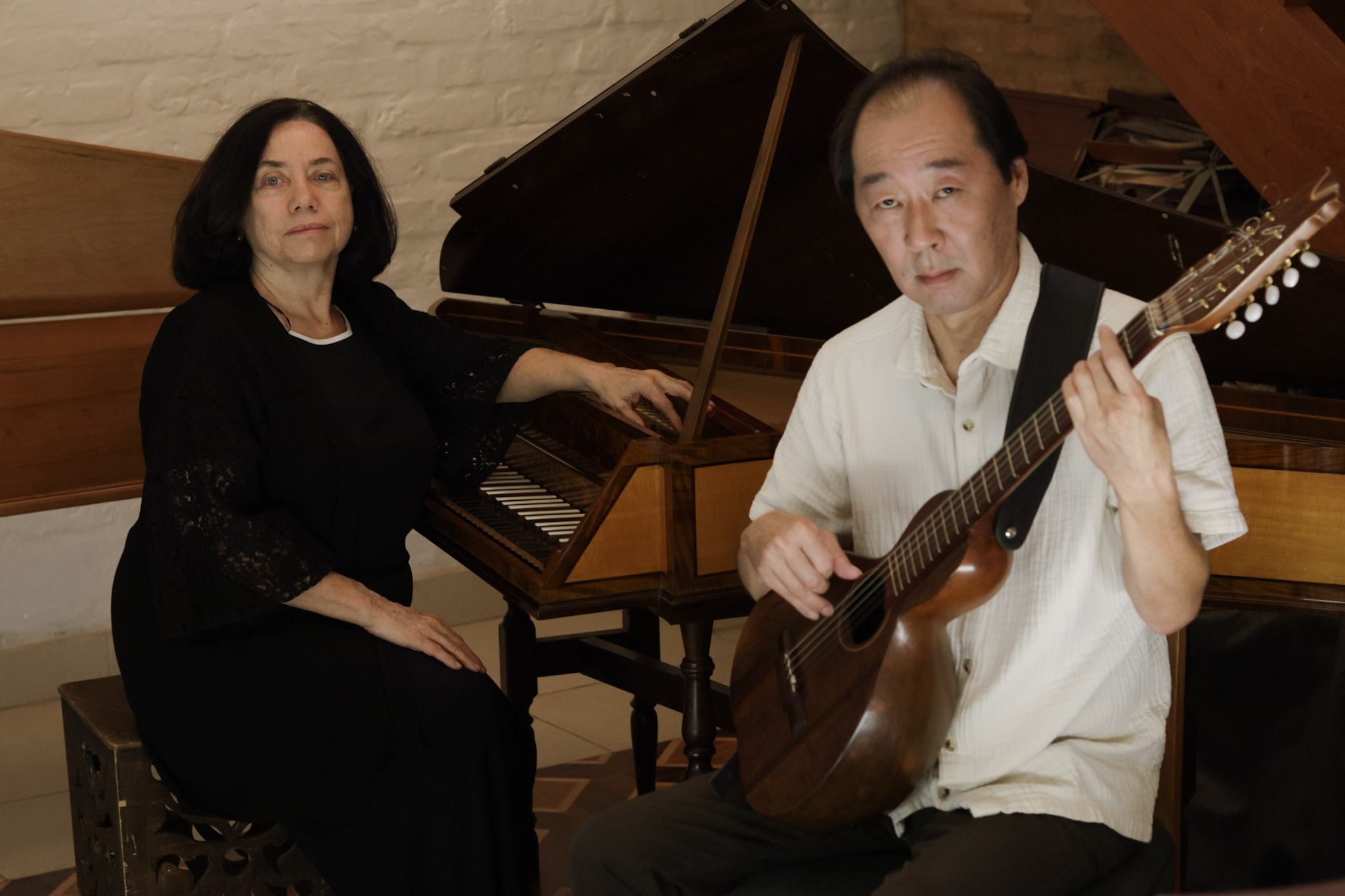 O Duo Viola & Cravo celebra o encontro de duas tradições e suas memórias musicais distintas