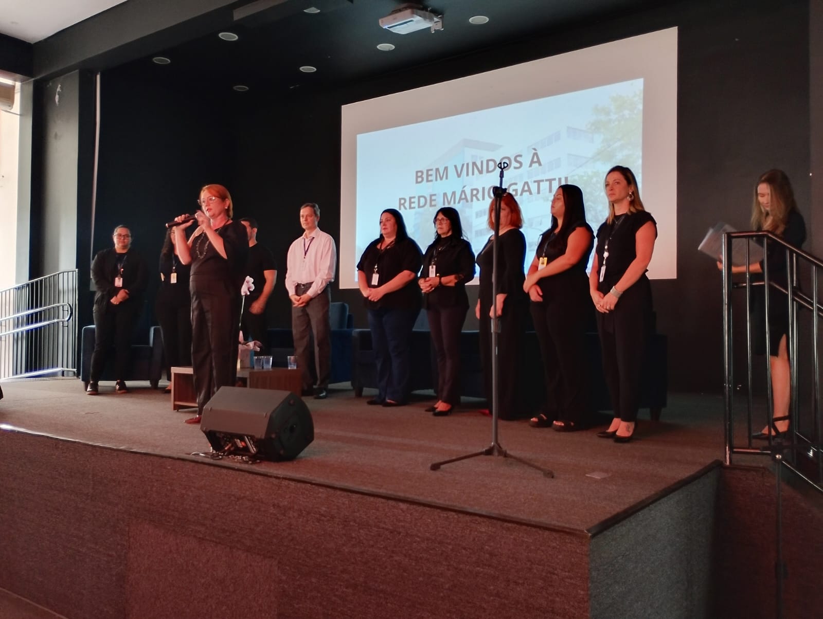 Eliana dos Santos Paião Pereira, coordenadora do NEP, discursa durante a recepção